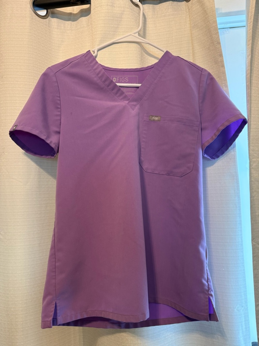 Figs Catarina One Pocket Scrub Top in Lilac Dawn